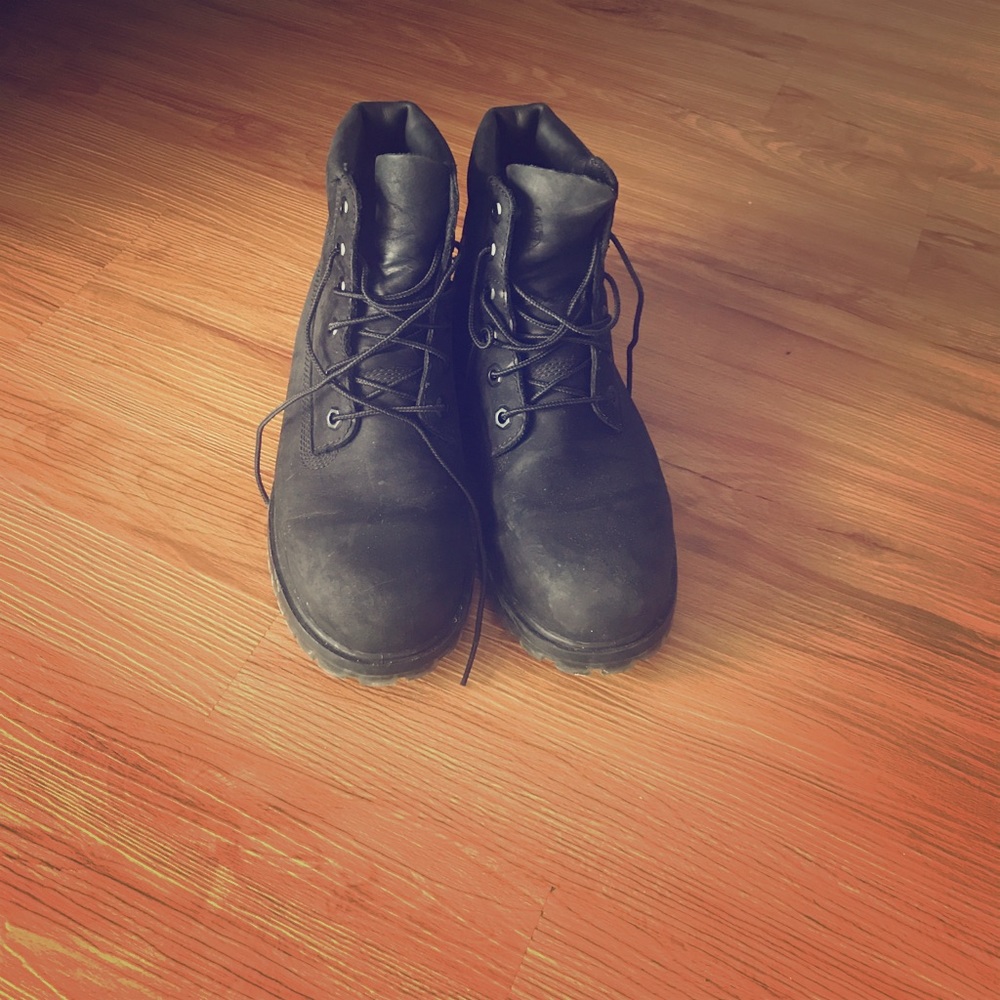 Black timberland boots